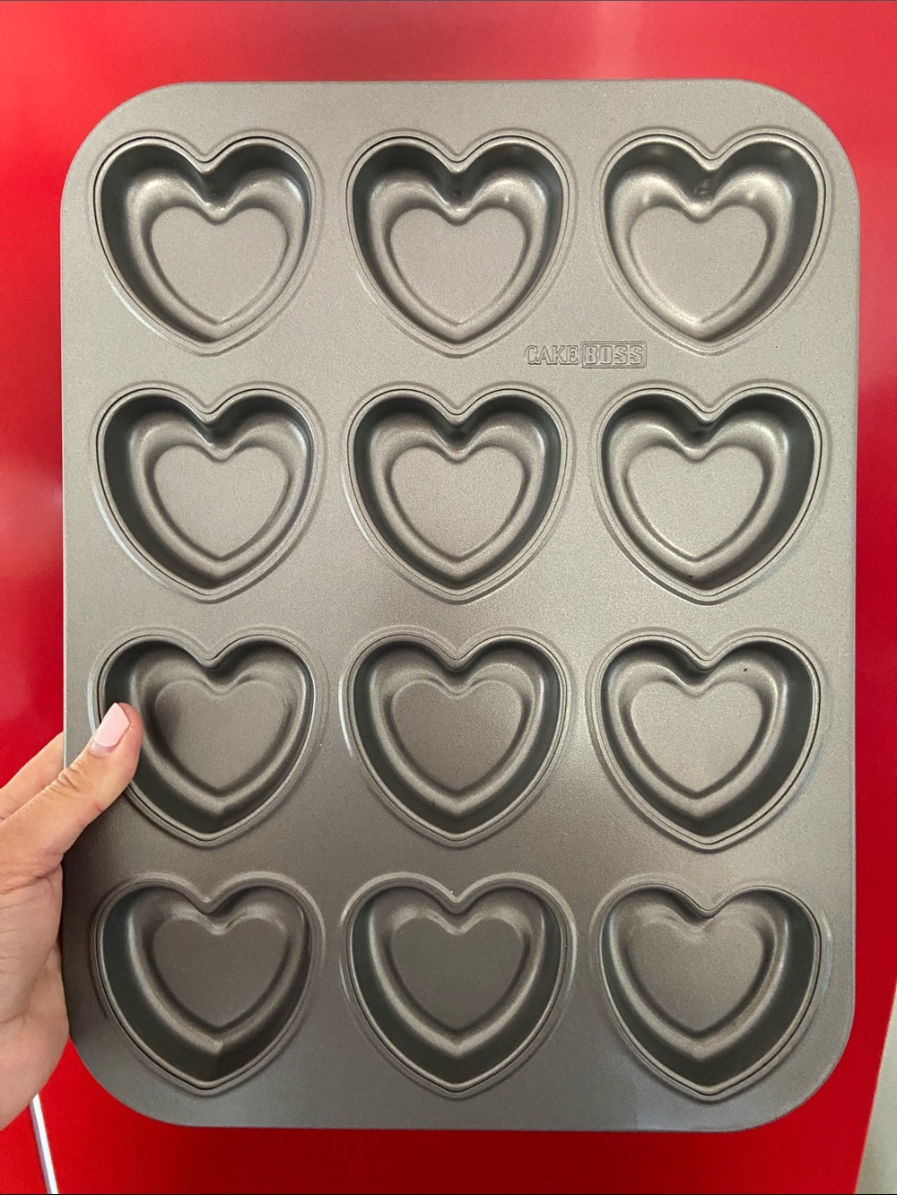 🆕 Cake Boss Heart-Shaped Valentine Cupcake  Pan in Gray - 12-Cavity